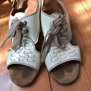 Chie Mihara slingbacks